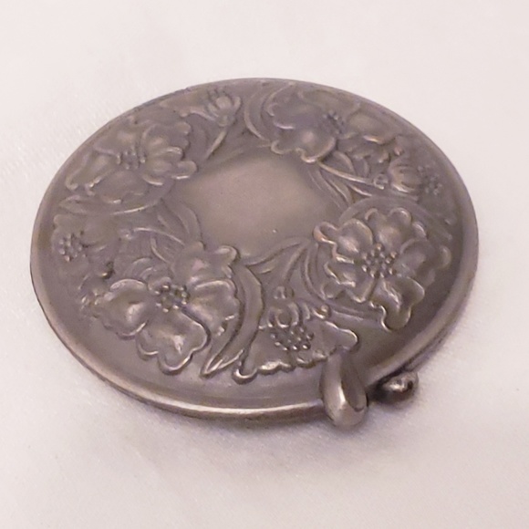 Art Nouveau Compact - Picture 2 of 4